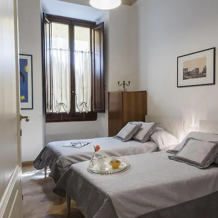 Apartament Degas Near Santa Maria Del Fiore Cathedral By Halldis
