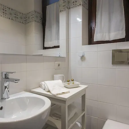 Apartament Degas Near Santa Maria Del Fiore Cathedral By Halldis Florencja