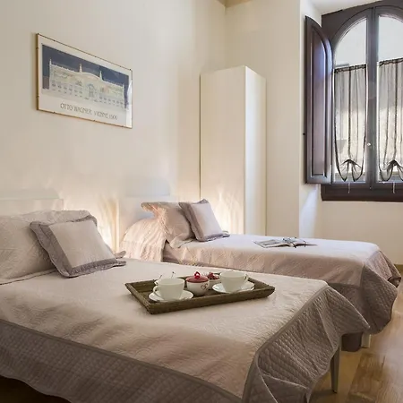 Apartament Degas Near Santa Maria Del Fiore Cathedral By Halldis